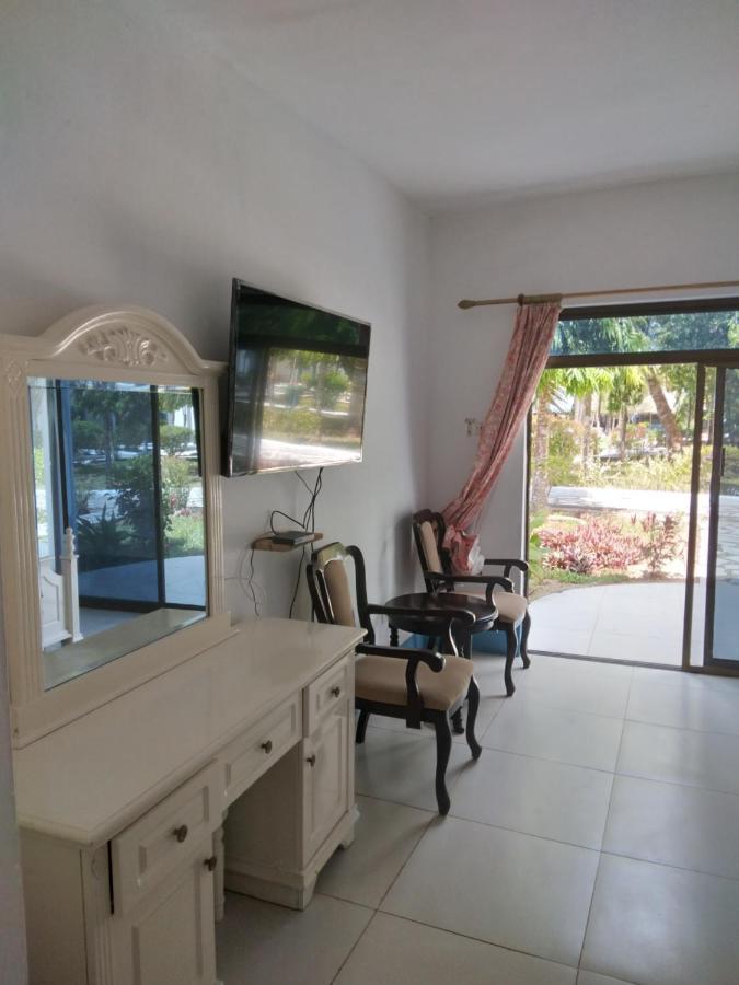 אורואה Coconut Tree Village Beach Resort מראה חיצוני תמונה
